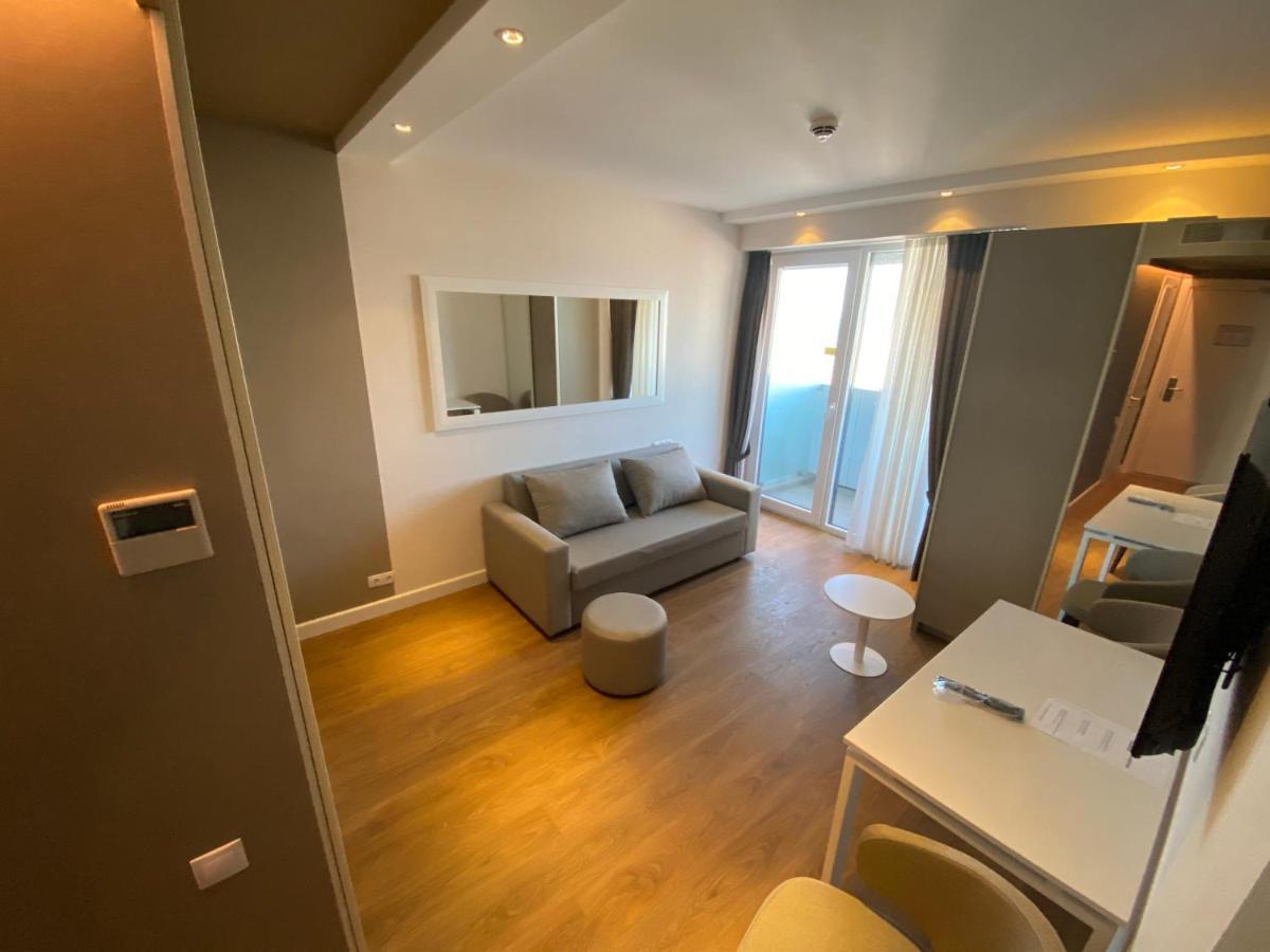 Gq Apartments On First Line Batumi Luaran gambar